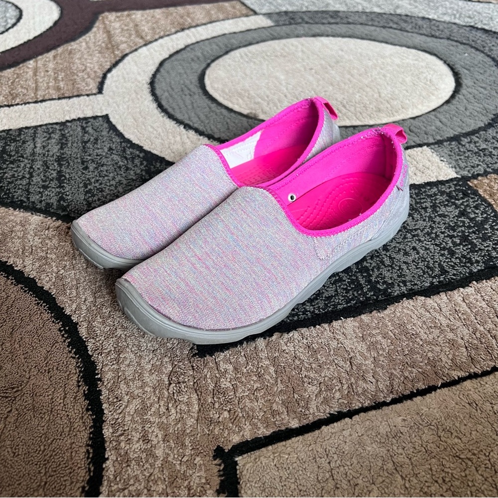 Women’s Crocs Size 8